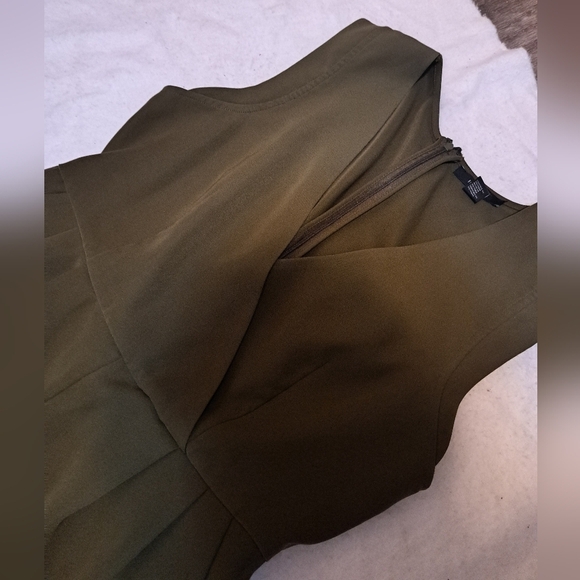 3/$15 Forever  21 Olive Green Jumpsuit size medium - Picture 2 of 6